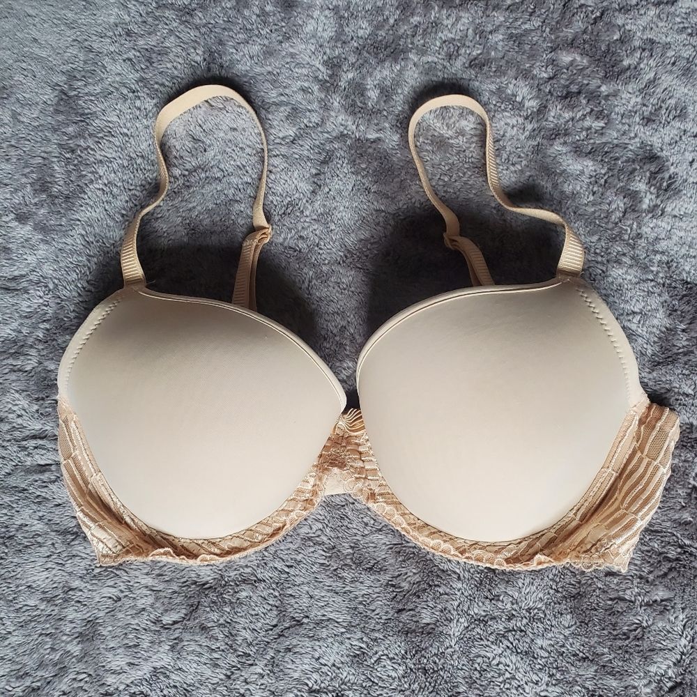 Wacoal Nude Beige Lace Trim Underwire T-Shirt Bra 853117 US 32D